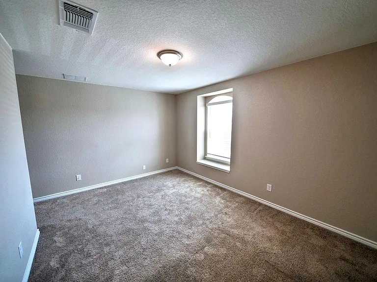 107 Kyle Cv — Photo 40