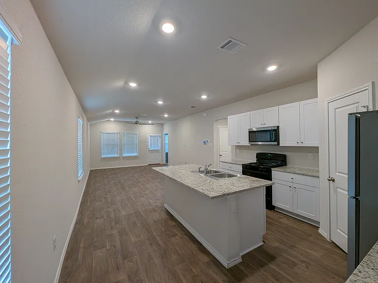 3526 Angus Xing — Photo 4