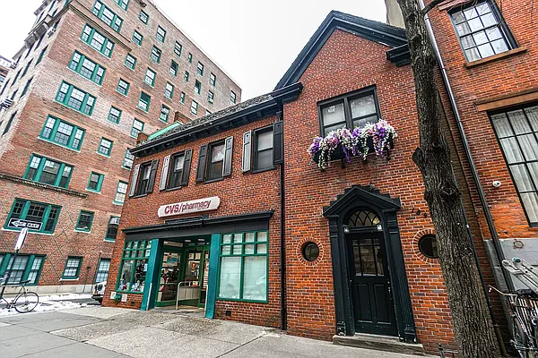 Rented by Bond New York | media 5