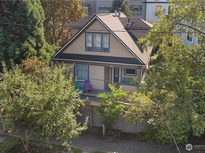 913 N 35th Street, Seattle, WA, 98103