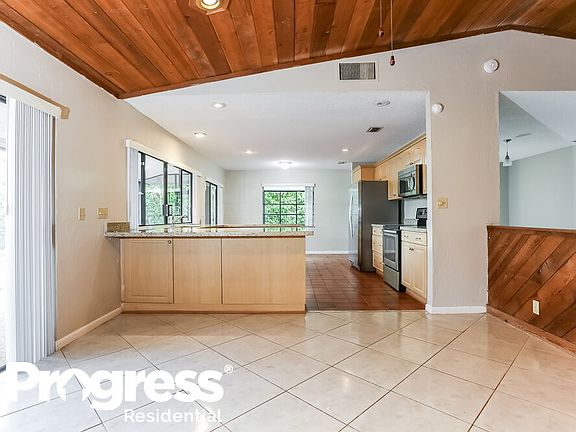 5th image of 11215 NW 21st Pl