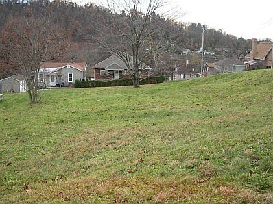 1st image of 805 Hissam St