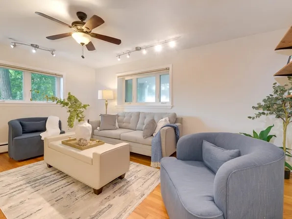 82 Munroe St APT 1, Somerville, MA 02143