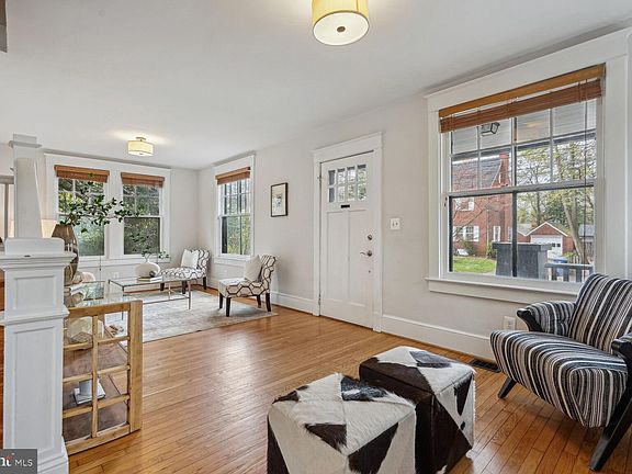 5th image of 313 N Kenmore St