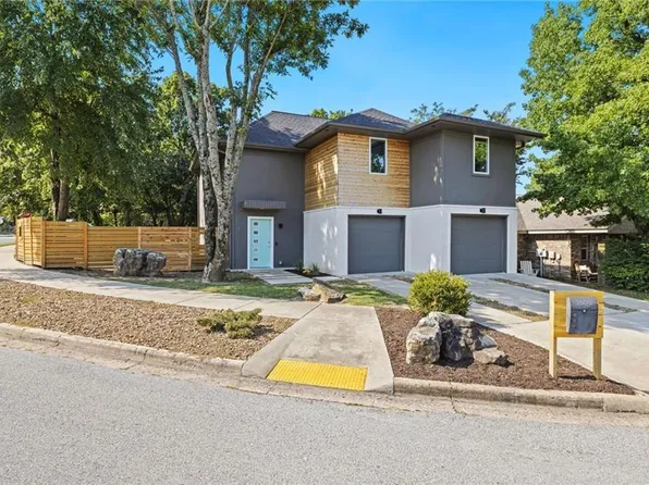 2609 N Villa Blvd, Fayetteville, AR 72703
