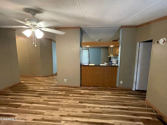 3rd image of 90 Wicklow Dr