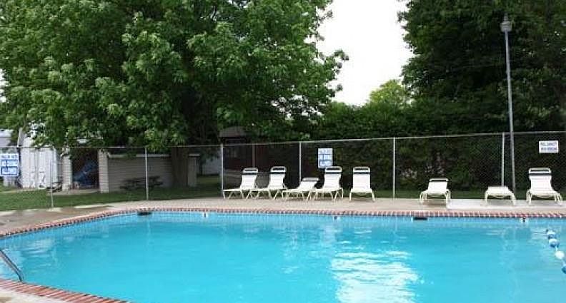 1st image of 118 East Dr