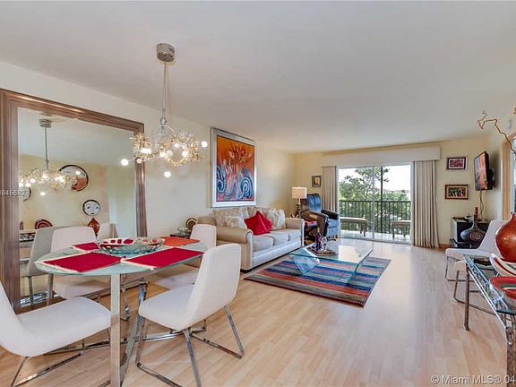 5th image of 1500 SW 131st Way APT 305N