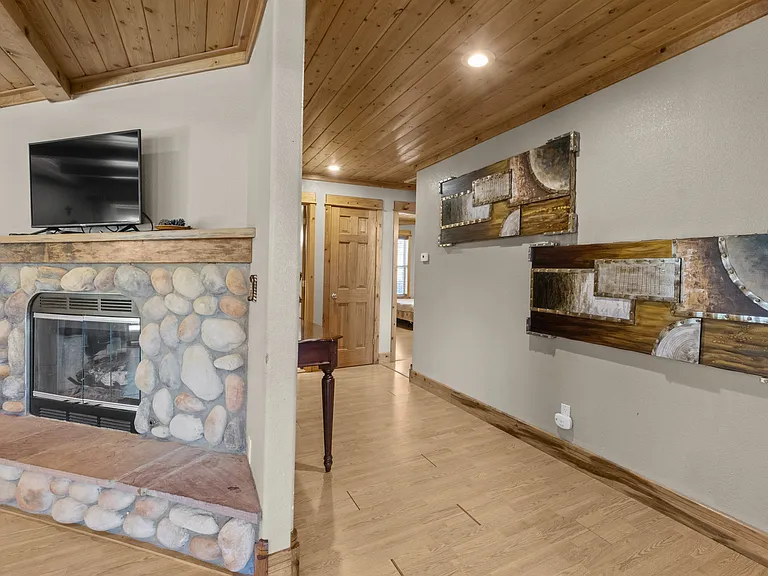 307 Heath Dr — Photo 43