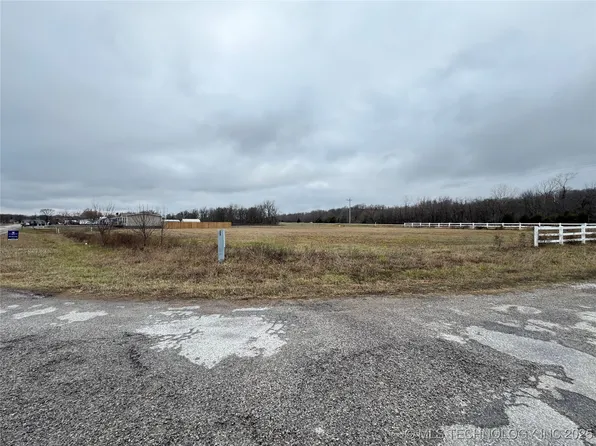 14228 S Blue Stem Rd, Claremore, OK 74017