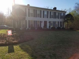 206 Hermitage Ln, Mount Olive, NC 28365