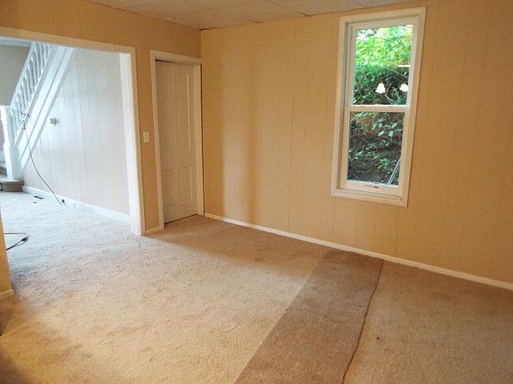 5th image of 214 S Logan Blvd