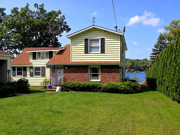 3rd image of 242 E Gull Lake Dr