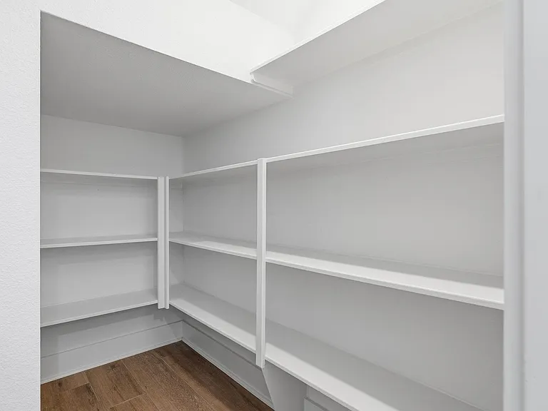 8805 Parkway Dr — Photo 11