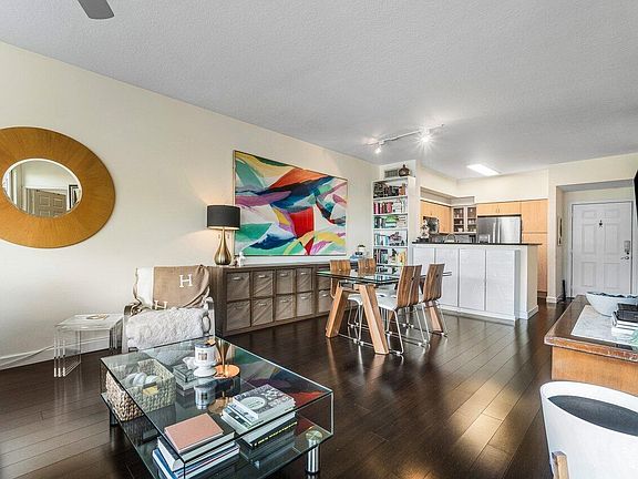 5th image of 806 E Windward Way #207