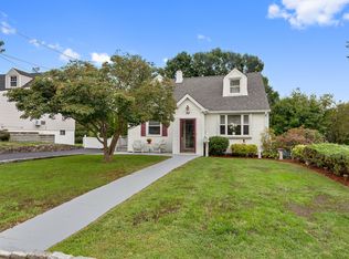 50 Remsen Cir, Yonkers, NY 10710