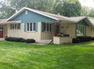 997 Colonial Ct, Holland, MI 49423