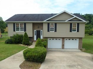 147 Hunters Run Ln, Mount Carmel, TN 37645