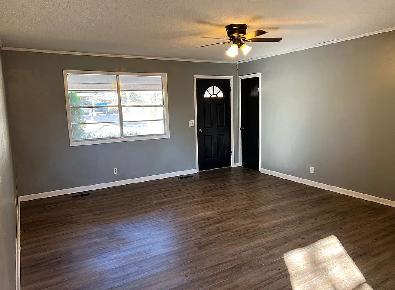 4 bed, 1292 sqft, $1,300 — Photo 3