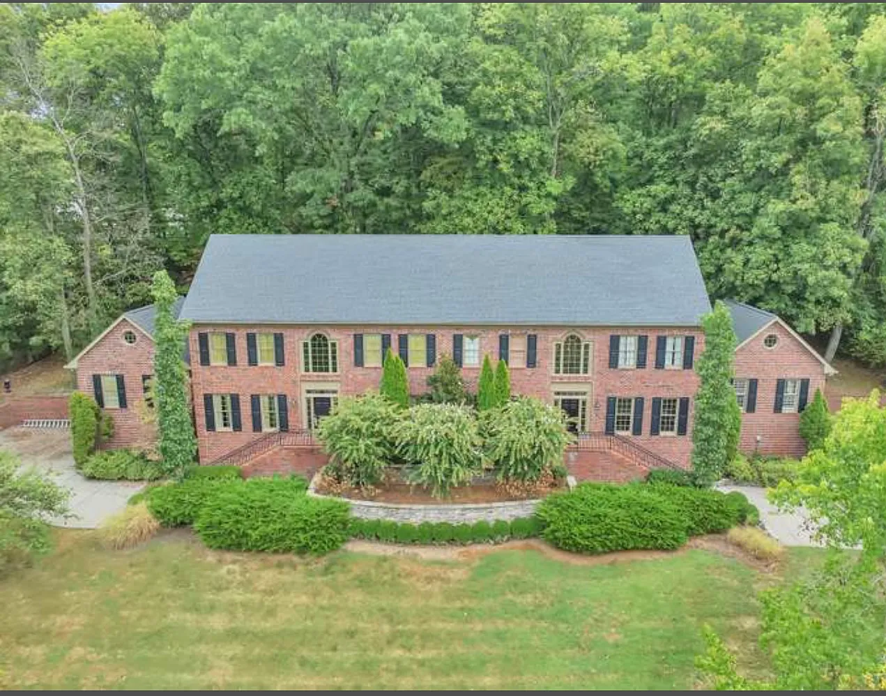 6 bed, 5434 sqft, $6,000 — Photo 1