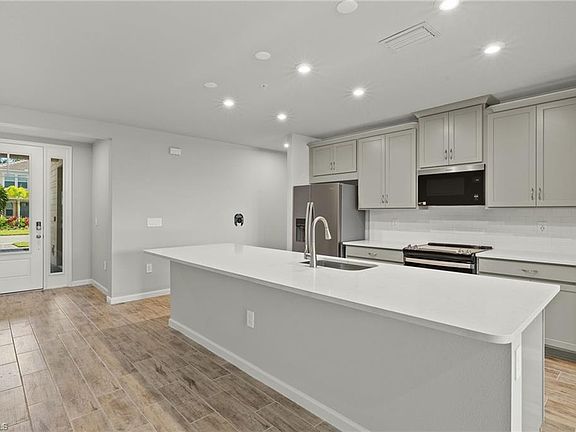 5th image of 4551 Arboretum CIR #102