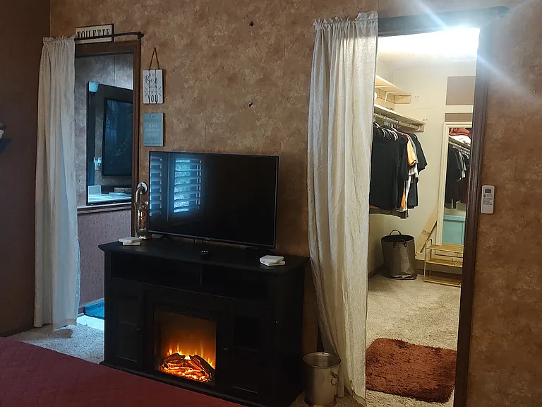 232 Island Creek Rd — Photo 9