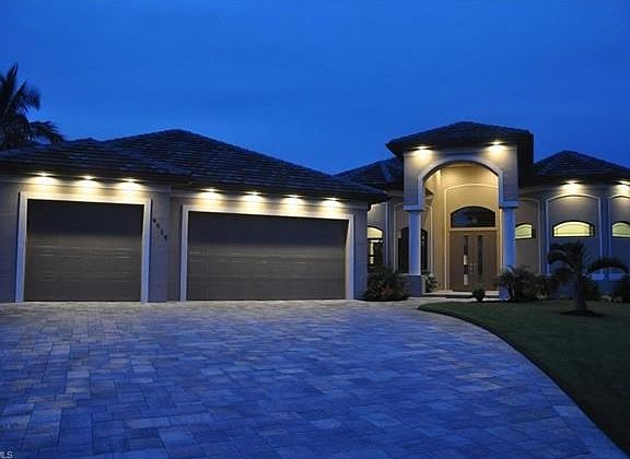 3rd image of 4019 SW 25th Pl