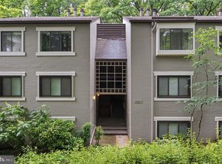 11721 Karbon Hill Ct APT 201, Reston, VA 20191