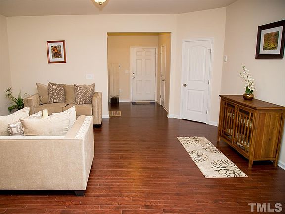 4th image of 134 Comptonfield Dr