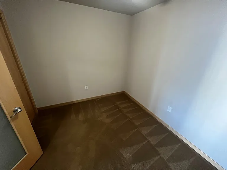 Venture Luxury High Rise — Photo 8