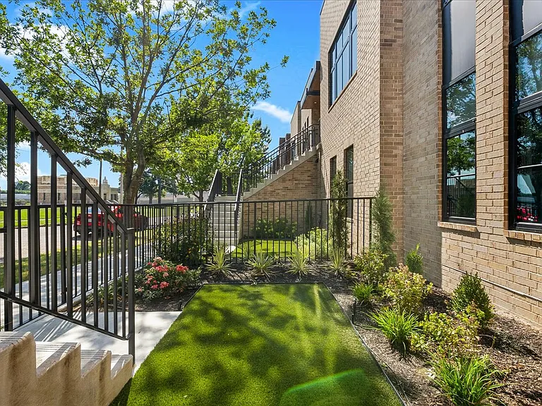The Village Flats — Photo 19