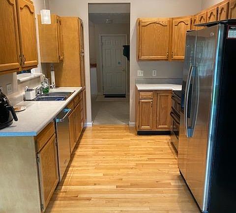 3rd image of 2868 Greystoke Dr