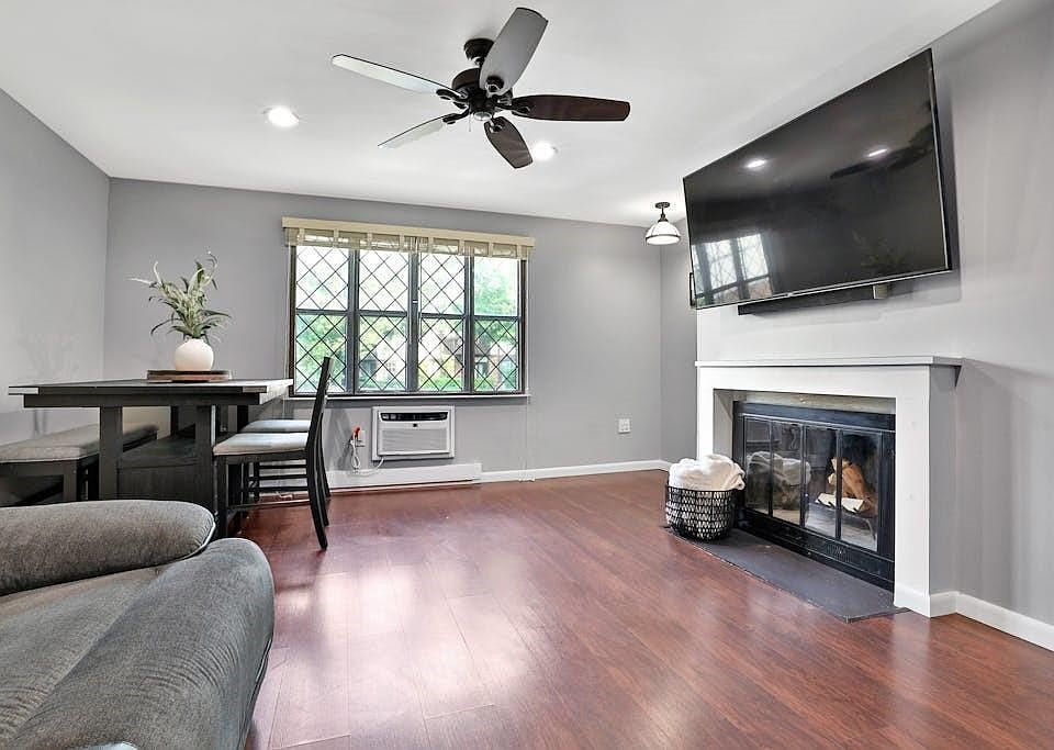 1st image of 714 Sierra Vista Lane