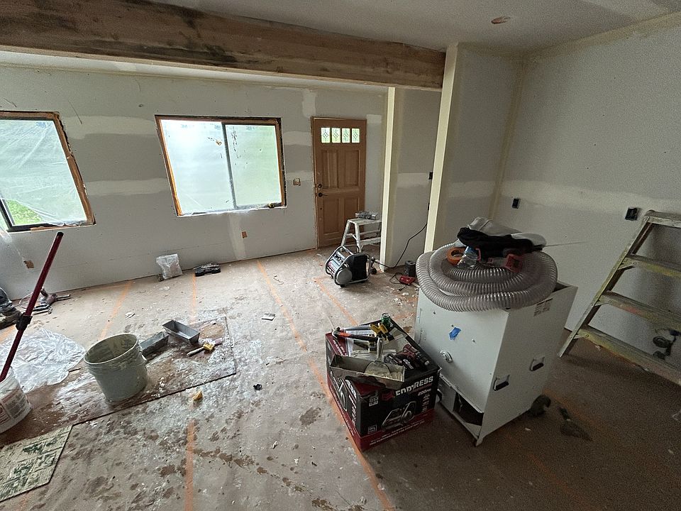 2nd image of 304 N Jefferson St #2
