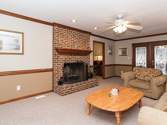 3rd image of 7456 Mayfair Wood Dr