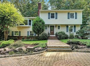9 Loriann Rd, Warren, NJ 07059