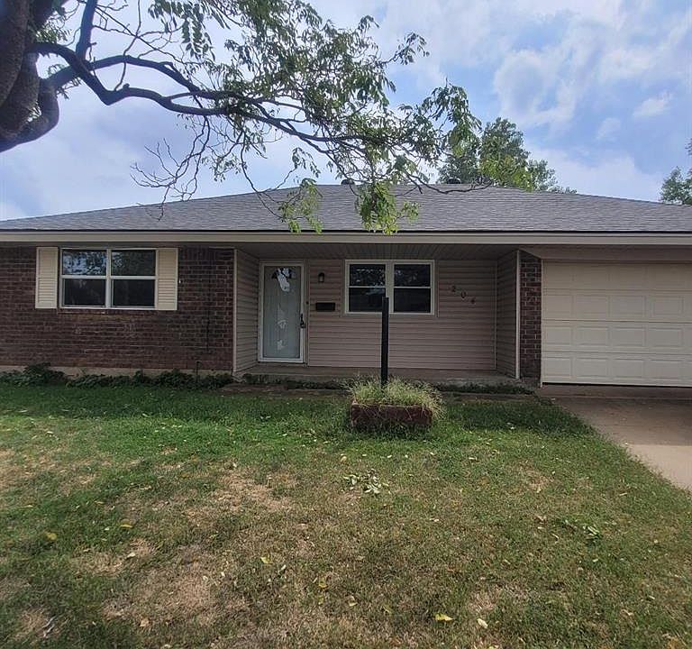 1st image of 204 E Bass Ave