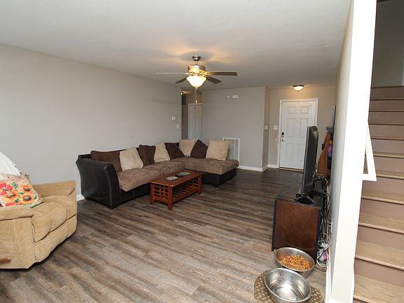 2nd image of 207 Grant Ave