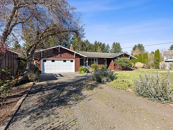 2nd image of 716 SW Darcy Ave