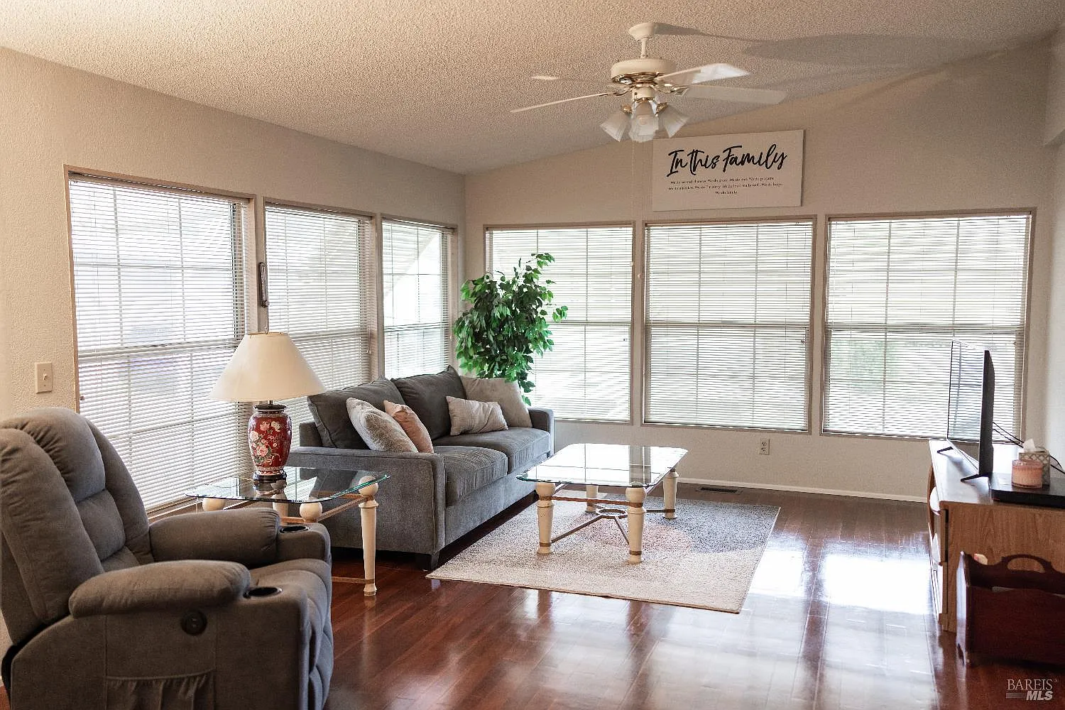 171 Colonial Park Drive photo 1