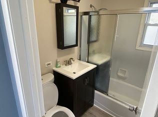 2908 Yeoman St, Waukegan, IL 60087