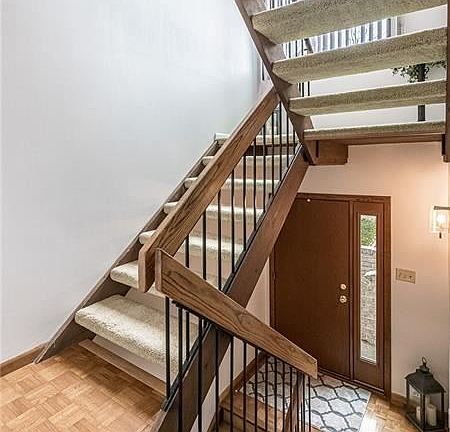 3rd image of 536 Dogwood Ct