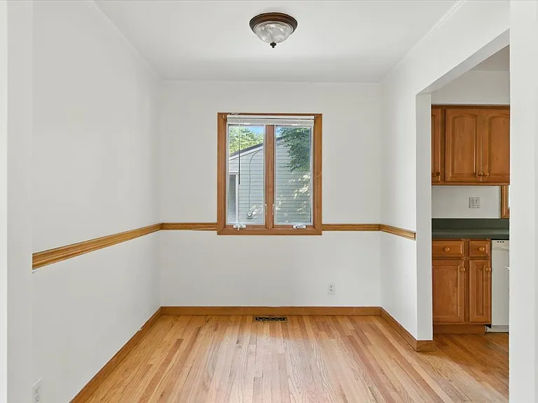 18 Maplewood Dr — Photo 13