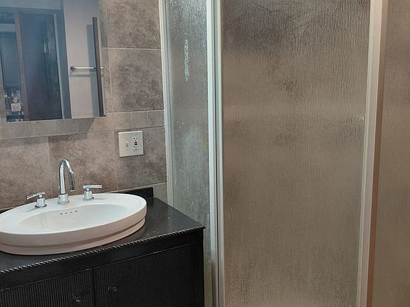 5th image of 3713 W Shakespeare Ave