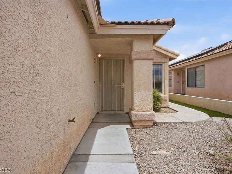 6526 Blooming Sun Ct — Photo 3