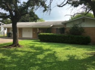 126 College Ln, Uvalde, TX 78801