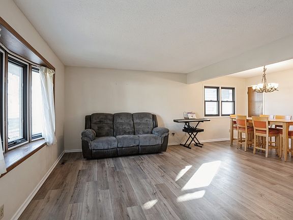 4th image of 1217 E Euclid Ave