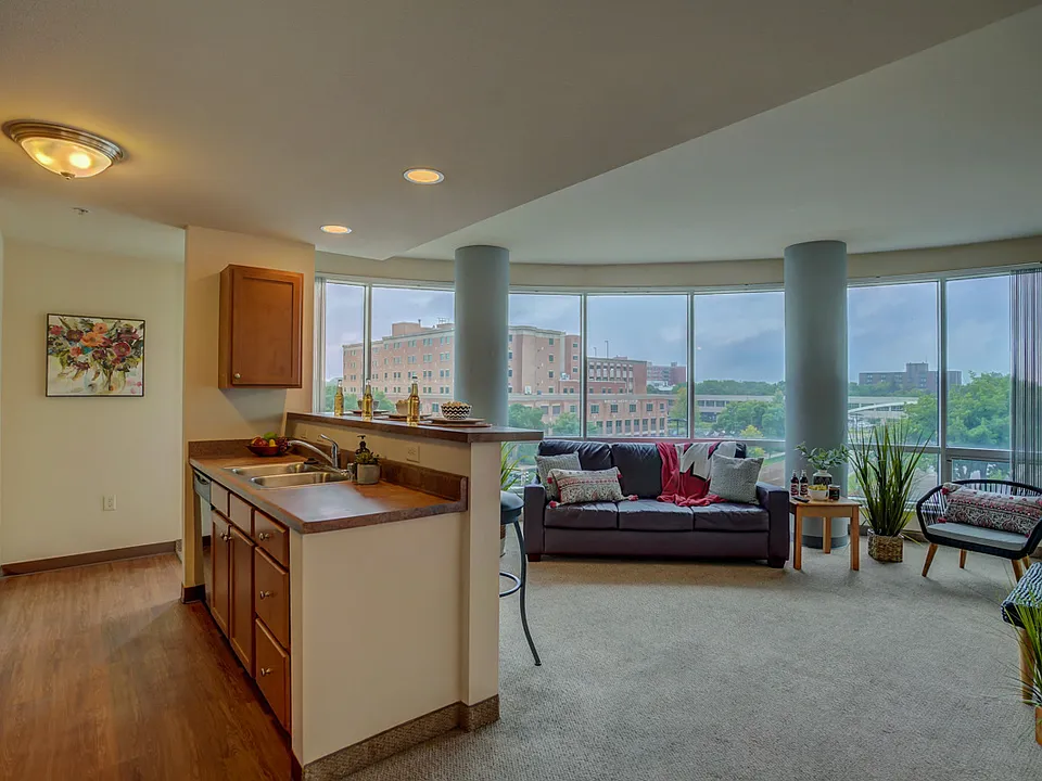Park Regent Apartments