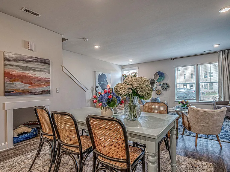 New Classically designed Duet style homes for Rent in Charlotte — Photo 24