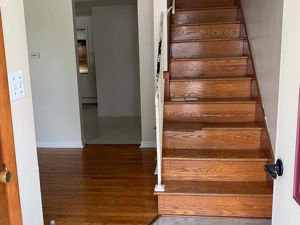 1st image of 2222 Lincoln Way E